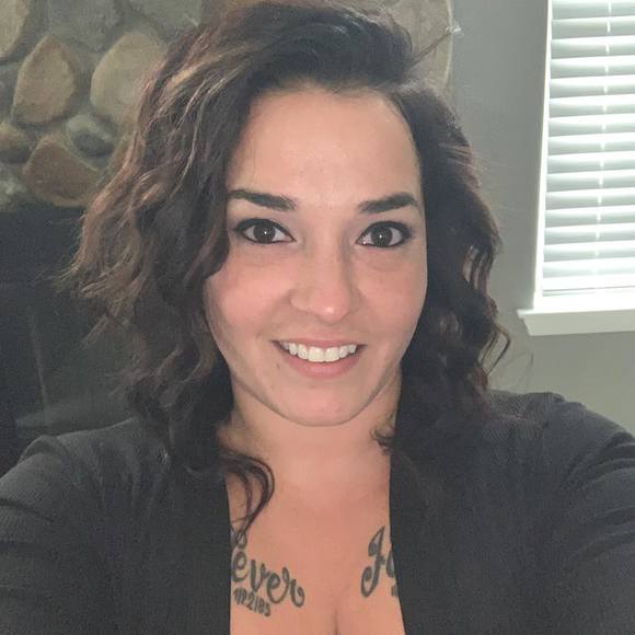 Meet your Posher, Erika - Picture 1 of 1